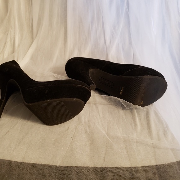 heels - Picture 2 of 3